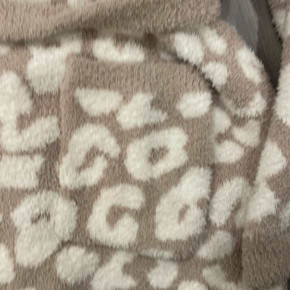 Styled Collection Robe - Picture 3 of 4